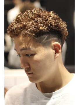 キングスマントーキョー 府中店(KINGSMAN TOKYO) アップバング / ツーブロック / スキンフェード 【立川】