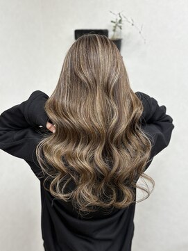 リングバイモアムー(Ring by Moremuu) 大人気ブリーチカラーハイライトカラー　ミルクティー