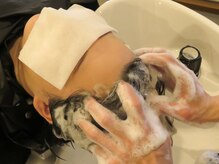 ナチュラヘアクラフト(natural hair craft)の雰囲気（フルフラットのシャンプー台で癒しの時間を、、、）
