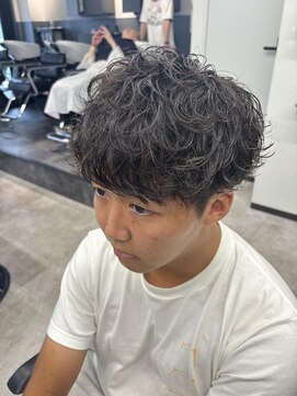 コードバイケンジ 戸塚(CODE by KENJE) 今人気のシャドウパーマで無造作な色気を演出！