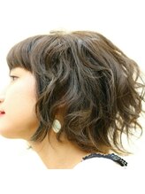 ヘアスタジオ ルピナス(Hair studio lupinus) ミディアムキュ-トウェ-ブ