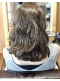 N.カラーの落ち着いたグレージュ