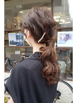 ヒカリス 東三国(HIKARIS) ハイライト　ポニーテール　ゆるアレンジ　結婚式アレンジ