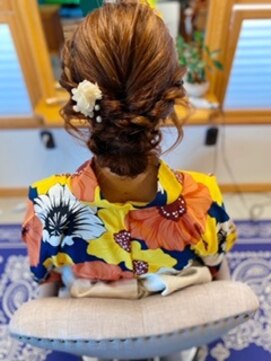 ビトバ(BITOBA) ねじりシニョンアップスタイル☆