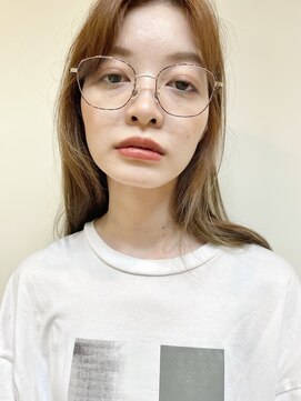 ビュートリアム 福岡(BEAUTRIUM) 髪の個性を活かしたロングヘアスタイル。