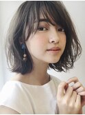顔周りレイヤーカットグレージュカラーくびれボブショートカット