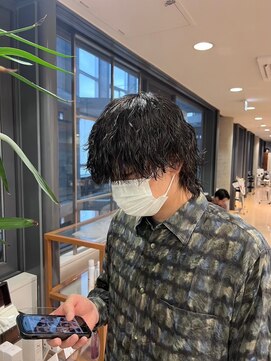 アウラ(AURA) ツイストスパイラルパーマメンズウルフカットスパイラルパーマ