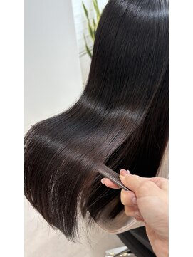 エミュスト(Emuest) ☆髪質改善　トリートメント　酸性　縮毛　韓国　ストレート