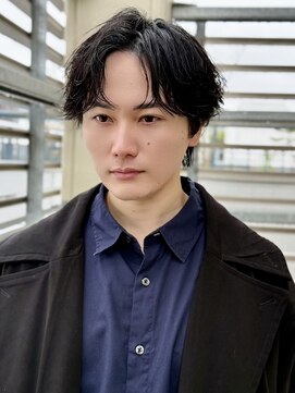 ジーナ 天神(Zina) センターパート / フェザーパーマ【ブラックピンパーマ】