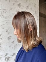 オルガ(olga)&nbsp;大人かわいい ハイライト  白髪ぼかし 切りっぱなしボブ