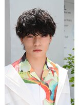 ネイビー(NAVY)&nbsp;抜け感のあるスパイラルパーマ メンズマッシュウルフ