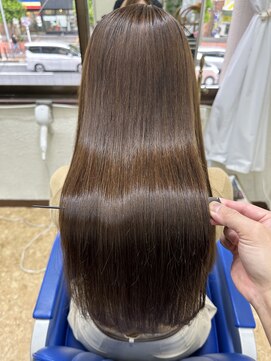 アグー(agu_) 【代表　玉城ショウタ】　大人女子必見　髪質改善縮毛矯正