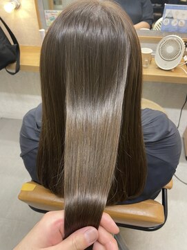 エマ 日吉(emma) 寒色の透明感＊アッシュベージュ＊アッシュグレージュ