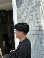 ザ クラン バイ ヘッドライト 仙台長町店(THE CLAN by HEADLIGHT)&nbsp;【フェードカット】センターパート/ロースキンフェード/仙台長町