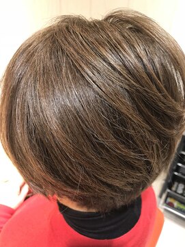 イマージュアヴェダ 丸井吉祥寺店 ミセスのショートスタイル グレイッシュなカラーリング