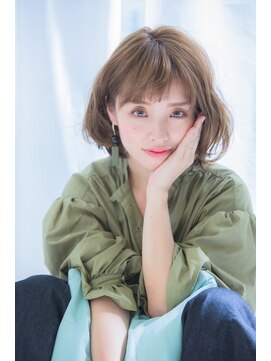 ヴァンクシー バイ ルナ(VANKCY by Luna) グレージュ ひし形シルエット 伸ばしかけ 大人ボブ 小顔 30代