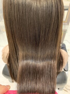 エスカーラ 表参道(THE ESCALA) @m_ayu/ペールベージュ/透明感カラー/タビラマユミ