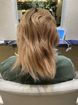 マティス 表参道(matiz) ブリーチ/ビビり毛/切るしか/外ハネスタイル/乾かない/ホワイト