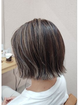 トリコ 柏(tricot) 大人のダブルカラー　切りっぱなしボブ