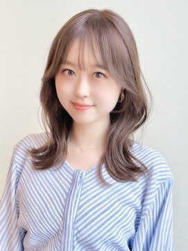 ルエ(rue) 小顔外ハネミディアムアッシュ20代30代40代くびれミディ韓国ヘア