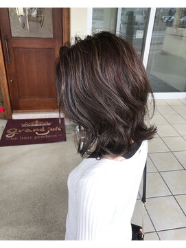 グランジュテ(grandjute) カット★イルミナカラー★ハイライト★インナーカラー★髪質改善