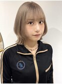 花田ボブレイヤーくびれヘアブリーチミルクティーベージュ下北沢