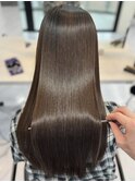 髪質改善縮毛矯正で自然なツヤストレート