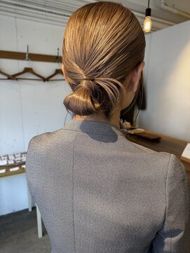 パザパ(pas a pas) タイトなアップスタイル