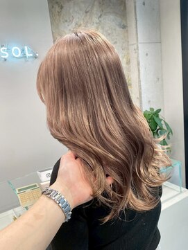 ブローチ(brooch) ベージュブラウン　ブリーチカラー　静岡　草薙