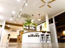 ヘアーアンドライフミルコ(miRuko)の雰囲気（ウッド調でカフェ風の店内♪インスタ映え間違いなし♪）