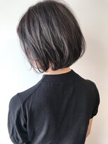 ビートス(BEAT S)&nbsp;大人かわいい ハイライトグレー ワンレンボブ