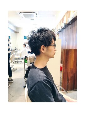 ブラット(brat) 黒髪パーマスタイル