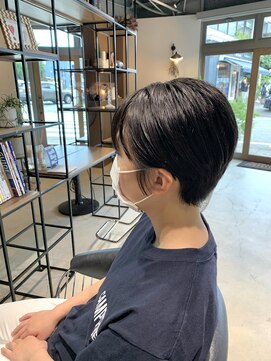 ユリイカビヨウシツ 耳掛けショート