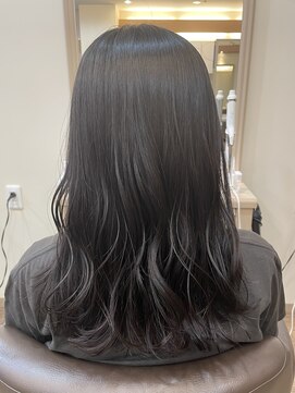 アルターリール(aL ter Rire) 黒髪/グレーベージュ/レイヤーロング/前髪パーマ /中村郁未