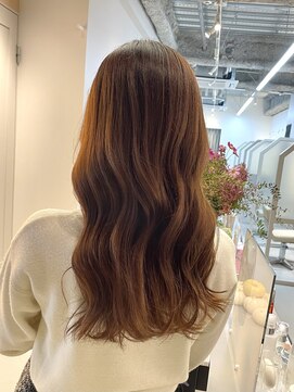 シダ(sida SAIIN) 【西村】20代30代オススメ可愛いベージュ