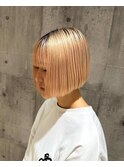ハイトーン×前下がりボブ