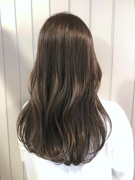 アンド アノン(and anon) オリーブベージュ　ゆる巻き　ロングレイヤー　イルミナカラー