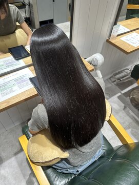 アーツ 茅ヶ崎(arts) ミディアムヘア/斜めバング/グレージュカラー/デザインカラー