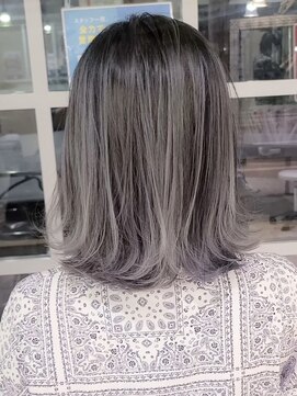 ヘアーアンドビューティーガーデン(HAIR AND BEAUTY GARDEN) くびれショートボブミルクティーベージュ前下がりボブ30代40代