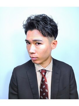 クオンヒール(QUON HEAL) 刈り上げニュアンスパーマフェザーパーマサーフカールｕ