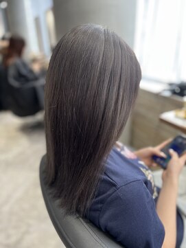 リーオオサカ(Lee Osaka) Wカラー×グレージュ×東芽生