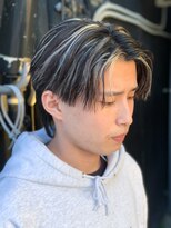 ハイライトセンターパートメッシュダブルカラーツーブロック