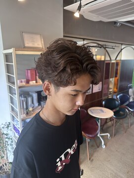 グート ヘアーメイク(gut HAIR MAKE) メンズ ラルフカール センターパート  ベリーショート