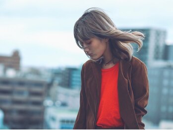 マメ(mame)の写真/白髪をカバーしつつ、お洒落が楽しめるカラーをご提案します！グレーカラーにこそデザインを♪