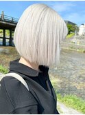 ホワイトシルバー/シルバー/ケアブリーチ/ハイトーン/髪質改善