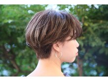 後頭部の丸みをきれいに作り、横から見たときの丸みがきれい