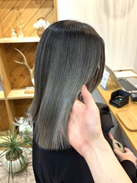 透明感グレージュ