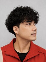スター(STAR)&nbsp;カーリーパーマ×フェード｜大人メンズ