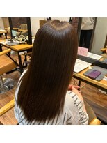 シキオリ(SHIKIORI)&nbsp;まとまりと艶感のあるストレートヘアへ