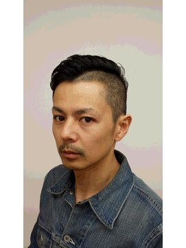 レユニオン(reunion hair) アシンメトリーモヒカンスタイル